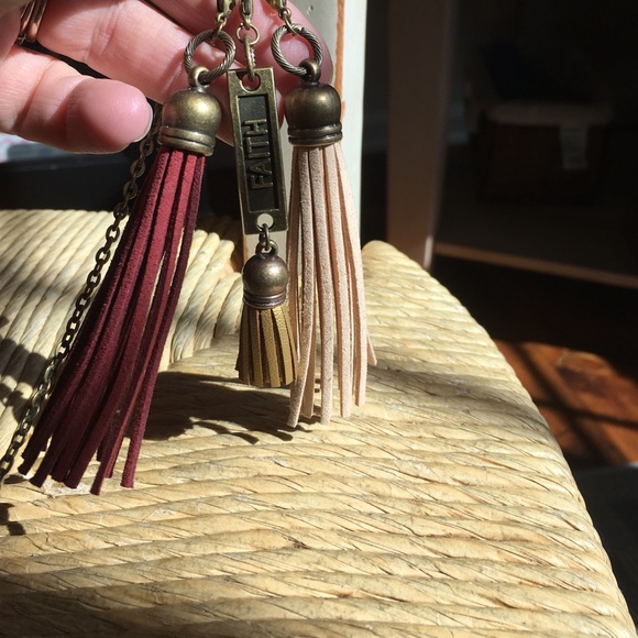 Single Custom add-on tassel - Picture 2 of 4