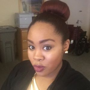 Meet your Posher, Suzy