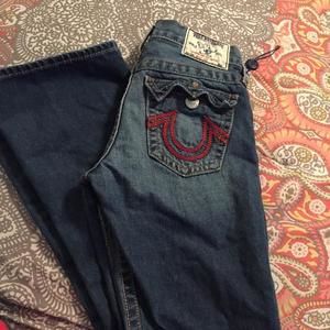 Burnt red horse shoe