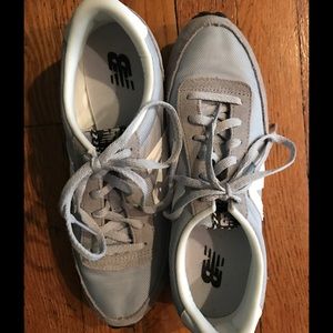 New Balance sneakers - Almost brand new!