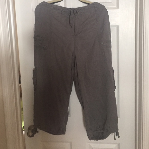 Cargo Capri pants