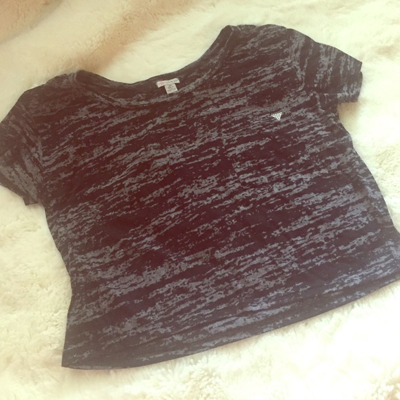 GUESS Crop Top