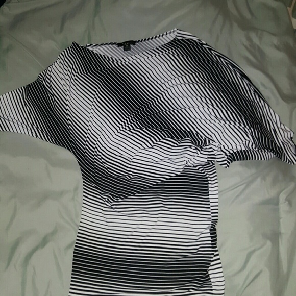 Very unique stripped top