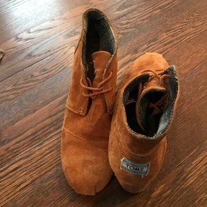 Toms suede wedges sz10