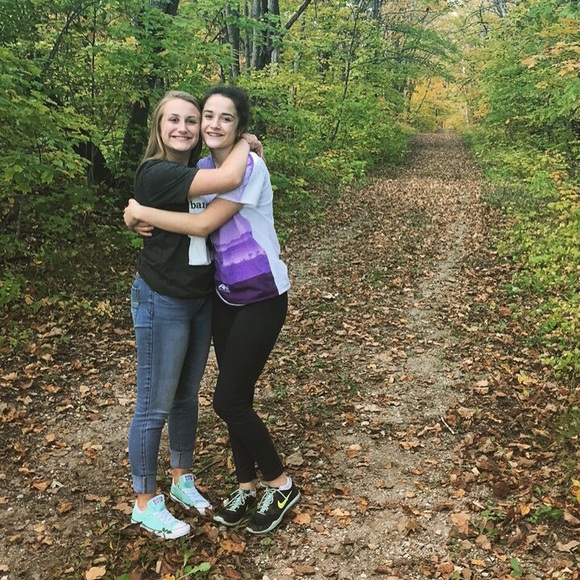 Meet your Posher, Lauren - Picture 1 of 1