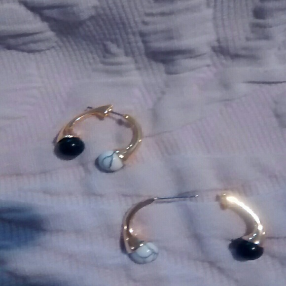 Unique design nOir brand earrings. - Picture 2 of 2