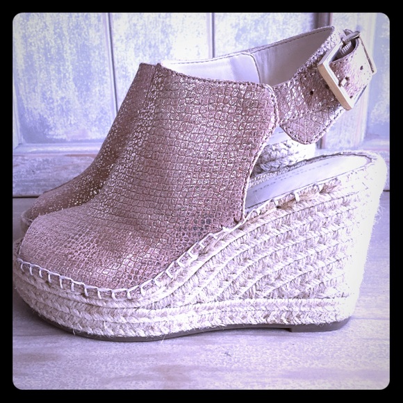 Kenneth Cole Shoes - Kenneth Cole wedges