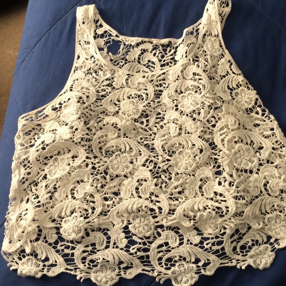 White crop top - Picture 1 of 2