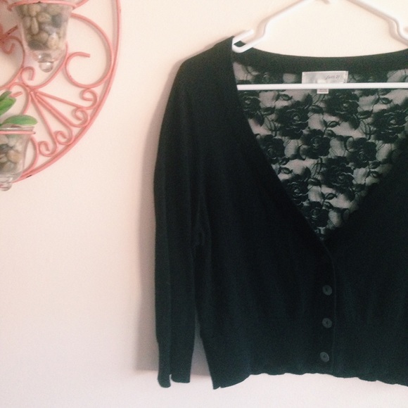 Forever 21 Sweaters - Lacey Cropped Cardigan