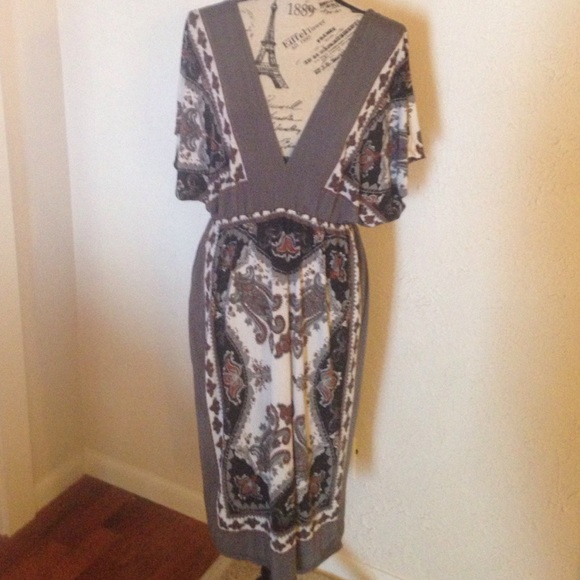 V neck dress