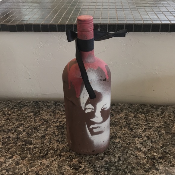 Custom art bottle