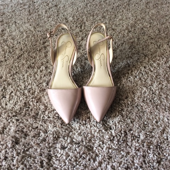 Jessica Simpson pumps