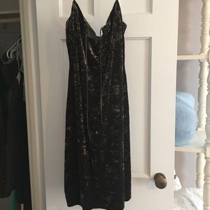 Laundry by Shelli Segal green velvet dress