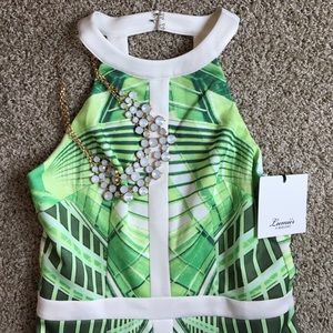 Lumier by Bariano green flare dress 👗 size small