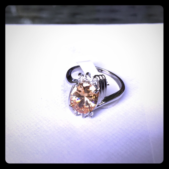 Beautiful ring size 7