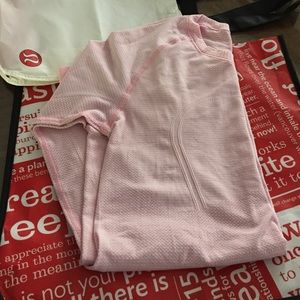 ➡️Lululemon Pink Long Sleeve Tee⬅️