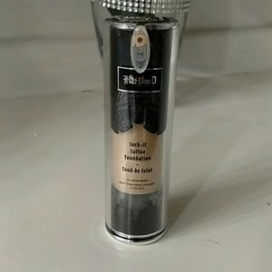 Kat von d lock it light 44