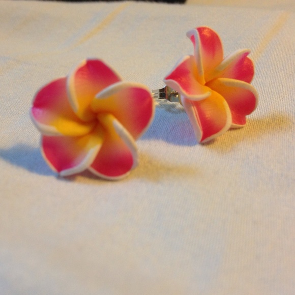 Tropical Flower earrings!
