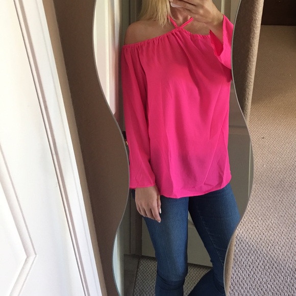 💕LAST ONE!! Chiffon Cold Shoulder Halter Top💕 - Picture 4 of 4