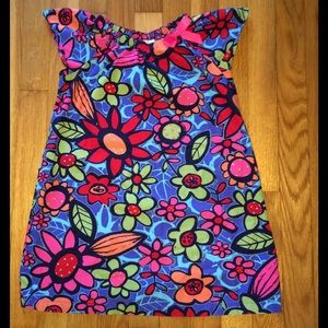 Beautiful floral dress!! 🌺