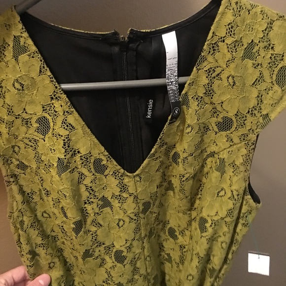 Small classy dress with belt great fall color - Picture 3 of 3