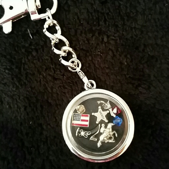 Origami (like) Keyring NWOT