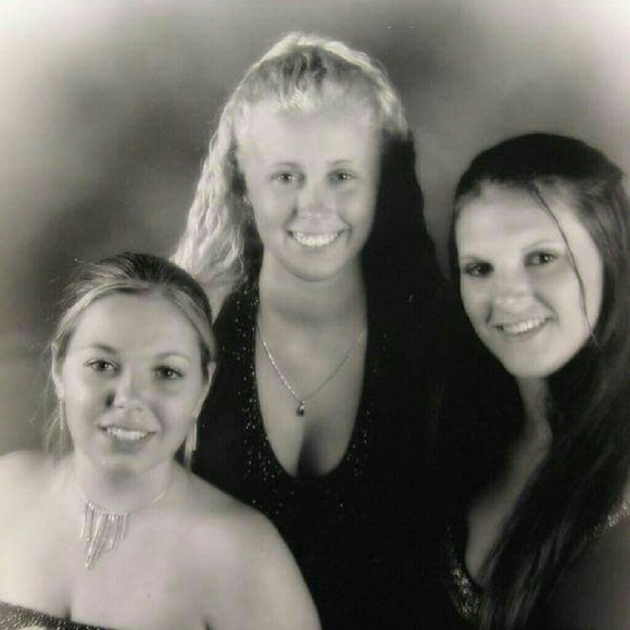 Meet your Posher, Nichole - Picture 1 of 1