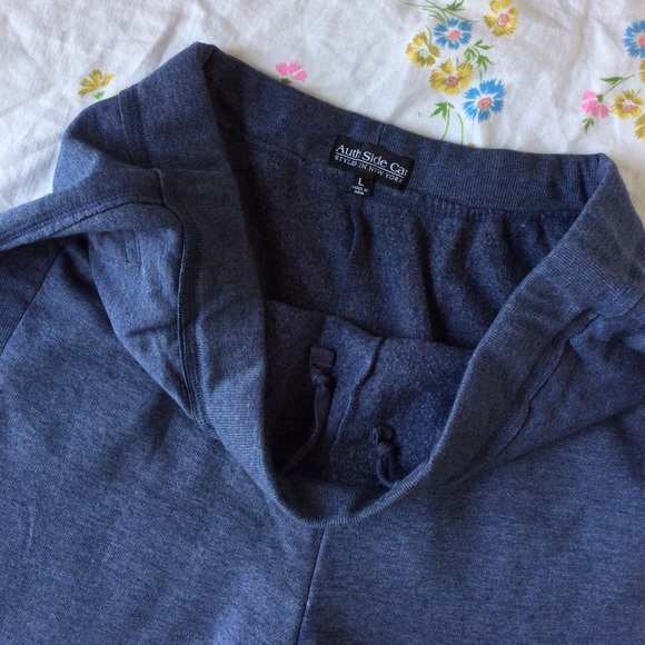 Super Soft & Cozy Oversize Capri Sweatpants - Picture 3 of 4