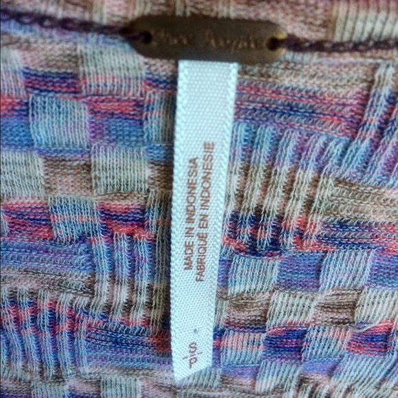 *SOLD* Soft and Stretchy Free People Blouse - Picture 3 of 4