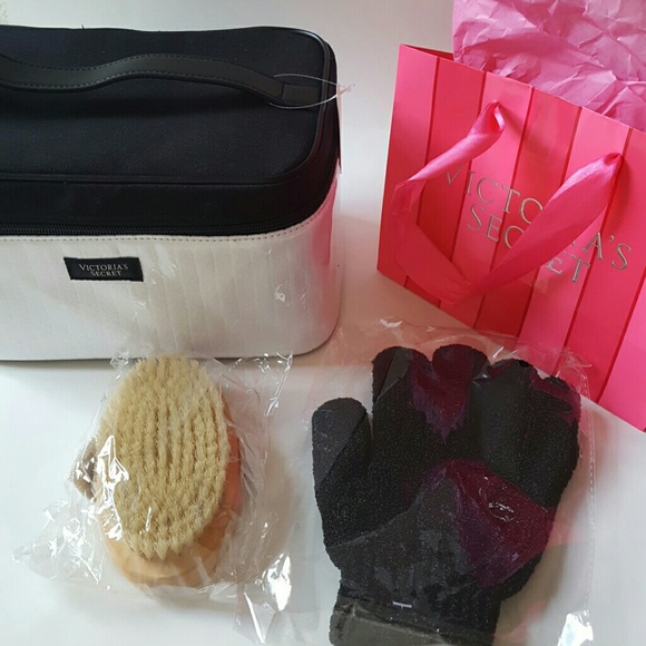 Sale! Victoria's secret 3 pc. bath set - Picture 2 of 3