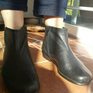 NWOT Aerosoles.  Black leather booties.