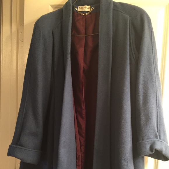 Short Swing Winter coat (there is no size)
