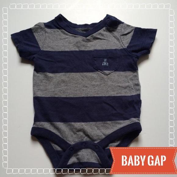 🆕 listing🎉Baby Gap 0-3M onesie