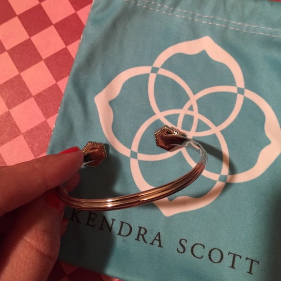 💜SOLD💜 Kendra Scott Arden Cuff - Picture 3 of 3