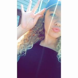 Meet your Posher, Adryona