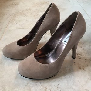 Steve Madden heel