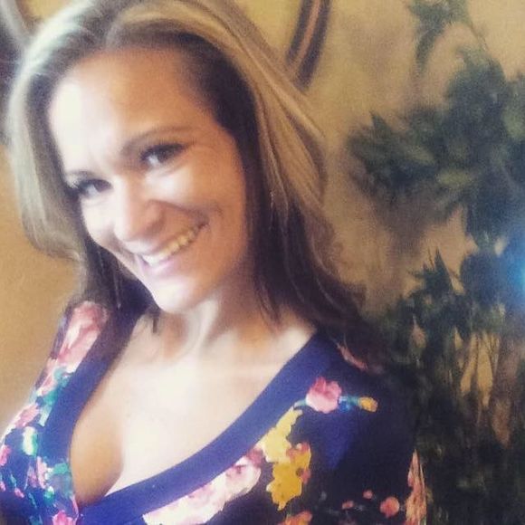 Meet your Posher, Courtnie