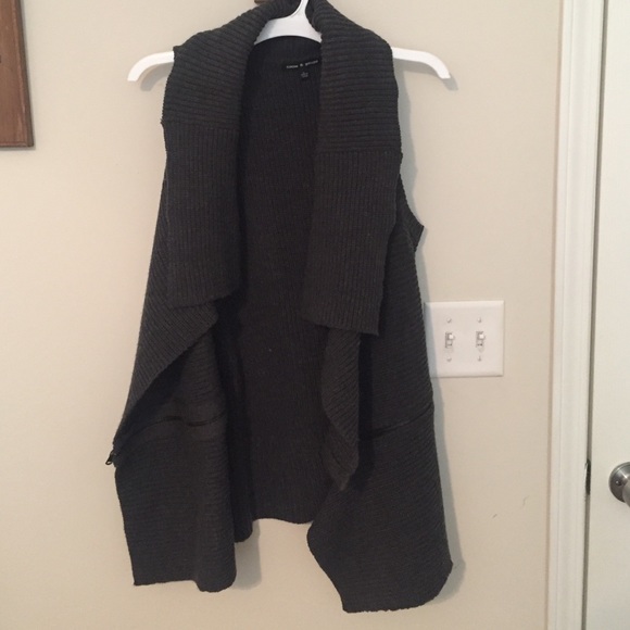 Cable knit vest - Picture 1 of 4