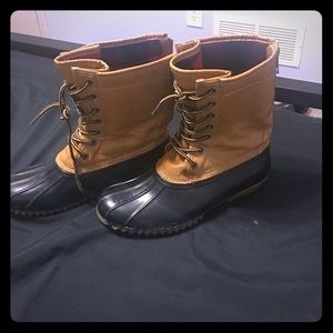 duck boots !!! supper cute for a fall outfit!