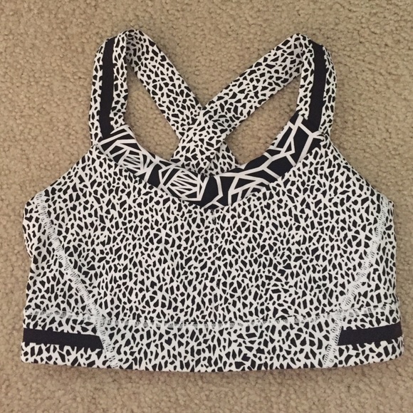 LuluLemon Sports Bra Size 4