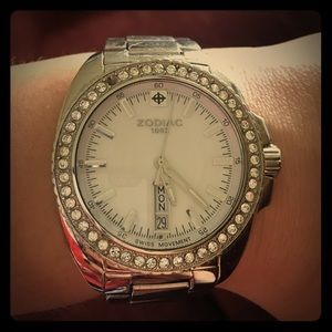 Zodiac Wmns Speed Dragon Crystl Bezel Watch ZS5559