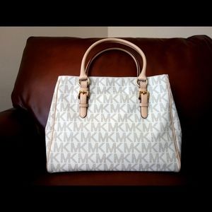 Michael Kors jet set medium signature tote