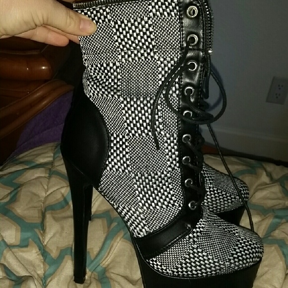 Just Fab boots size 8
