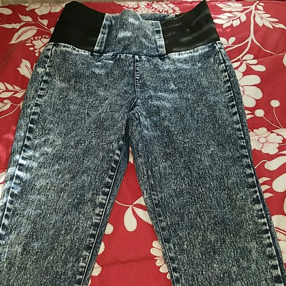 High waisted jeans