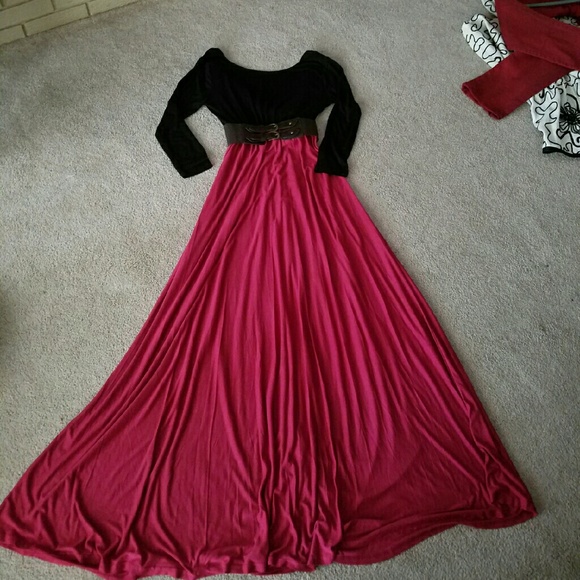 *SOLD OUT*Open Back Winter Maxi Dress - Picture 3 of 4