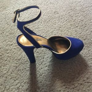 Candies (Jessica Simpson) heels