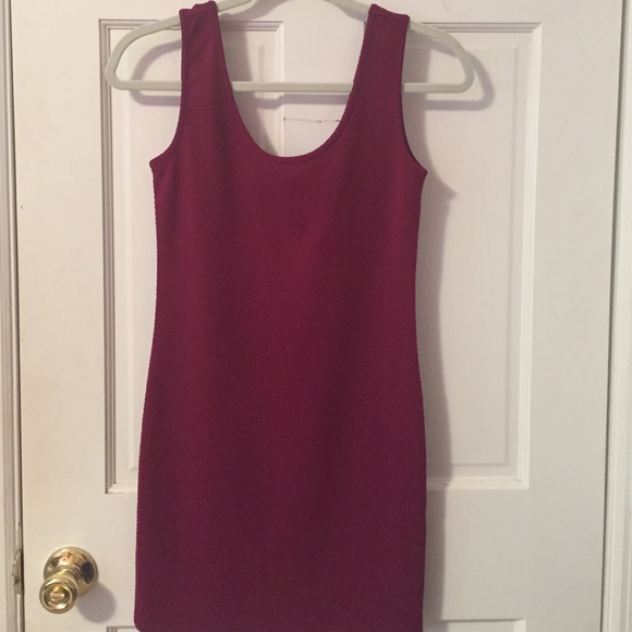 Burgundy body con dress