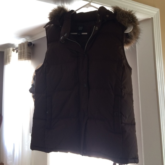 Gap down vest with hood