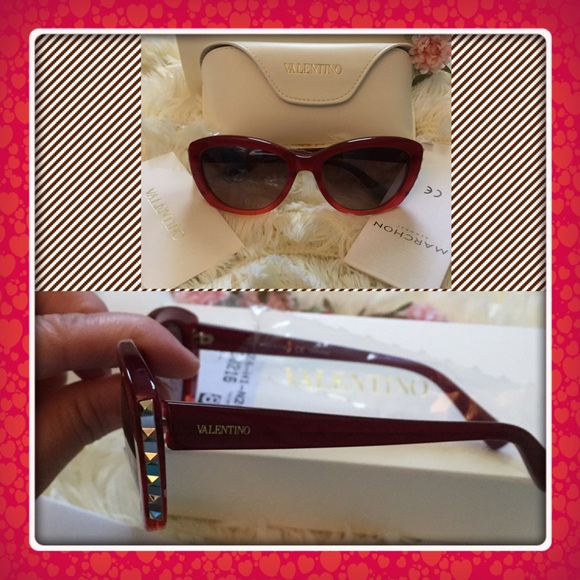 🎉FINAL SALE🎉Authentic Valentino Cat eye 😍💕💕💕