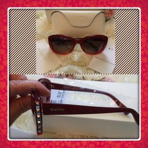 🎉FINAL SALE🎉Authentic Valentino Cat eye 😍💕💕💕